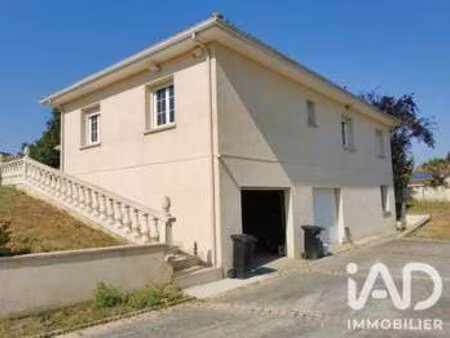 location maison à artigues-près-bordeaux (33370) : à louer / 139m² artigues-près-bordeaux