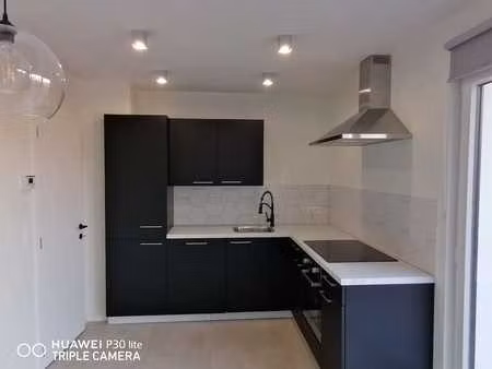 appartement 1ch en plein centre de couvin