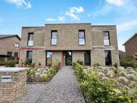 spacieux appartement au rez-de-chaussée avec jardin à louer