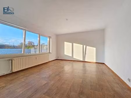 rez-de-chaussée 2 chambres avec garage jambes