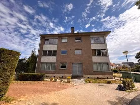 appartement rénové avec 2 chambres à huizingen