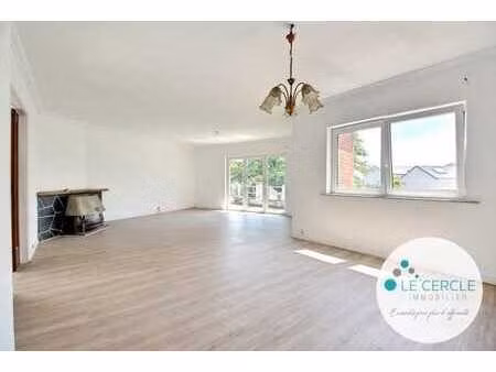 immeuble de 2 appartements + 2 garages