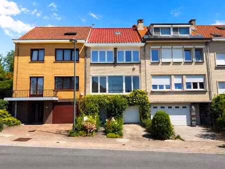 exclusivité abita : maison avec jardin et beau potentiel
