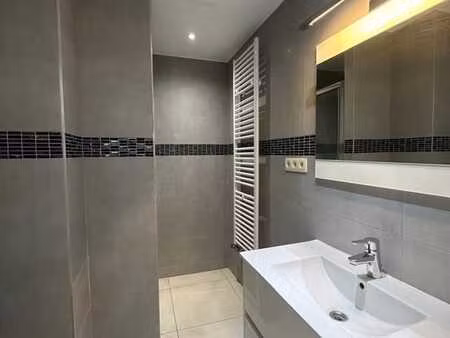 appartement 4 chambres forest  parquet et moderne