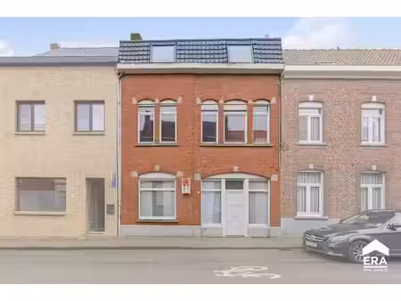 maison de caractère au centre de nieuwkerke
