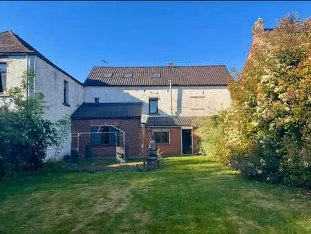 spacieuse maison de 250m² avec jardin de 15 ares