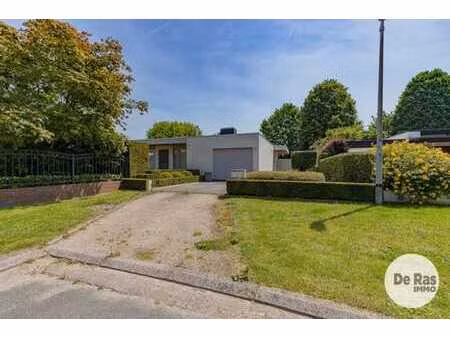 massemen - goed onderhouden bungalow op een rustige locatie