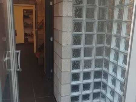 a 7 minutes à pied de la gare  90 mètres carré de bureaux