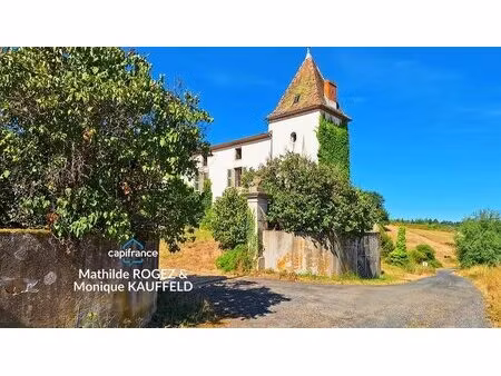 domaine de caractère sur 45 hectares avec étang - courpière
