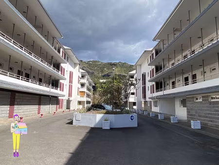 rare! appartement t2 centre ville avec parking en sous-sol à saint-denis (bas de la rivièr