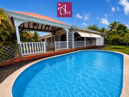 à vendre maison à rénover f5 de 125 m2 avec piscine sur 1 00