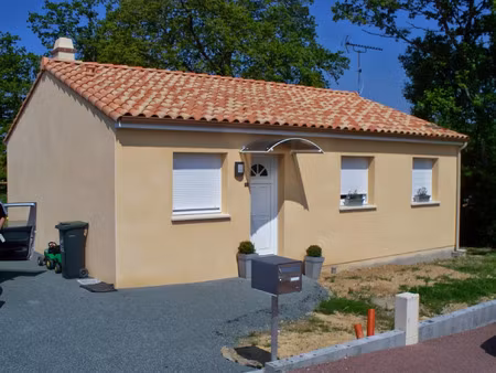 location maison 3 pièces 71 m² à léognan (33850)