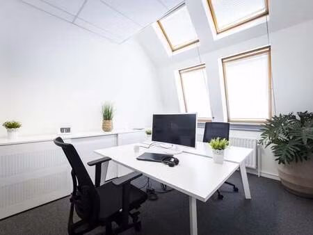 bien professionnel à louer à berchem € 2.000 (lq86q) - bluepoint antwerpen | zimmo