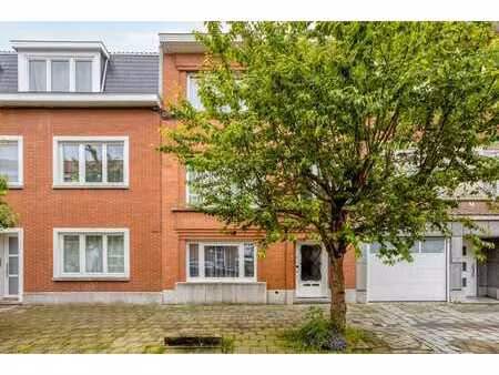 maison unifamiliale rénovée avec 3 chambres à anderlecht