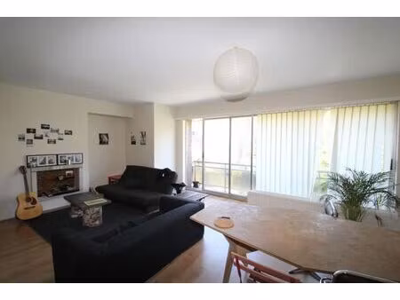 appartement à louer avec terrasse et 3 chambres   forest (vbe46284)
