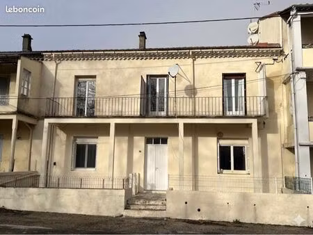 t2 rénové de 40 m² avec balcon & parking – meyrannes