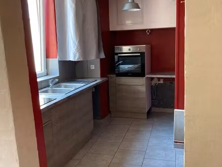 location maison individuelle rénovée avec cour privative