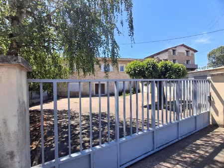 location maison 4 pièces 77 m² à villefranche-sur-saône (69400)