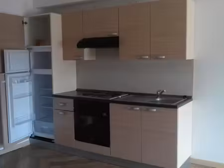 appartement t3 (e) à louer – 1 place de la marne  couhé