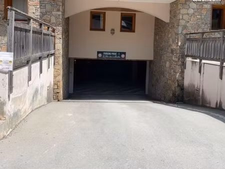 loue place de parking aux orres 1800