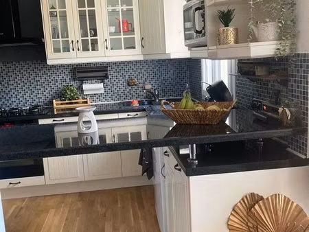petite maison avec bout de jardin