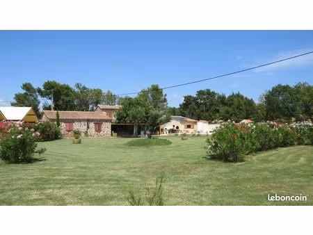 villa en pierre