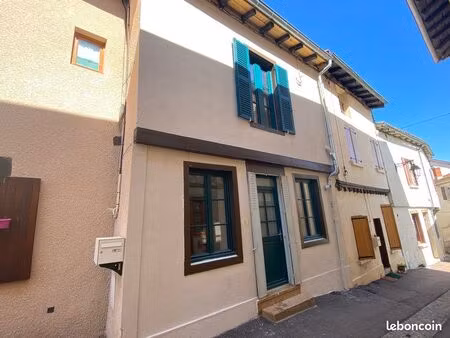 perreux. appart t2 55m2 rénové avec cour privative