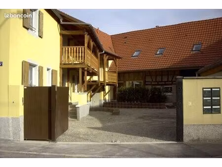 joli 3 pièces en triplex dans corps de ferme