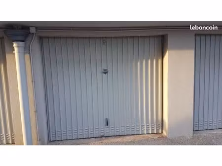 loue garage centre-ville saint priest