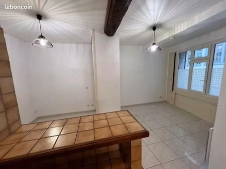 studio 1 pièce 23 m²