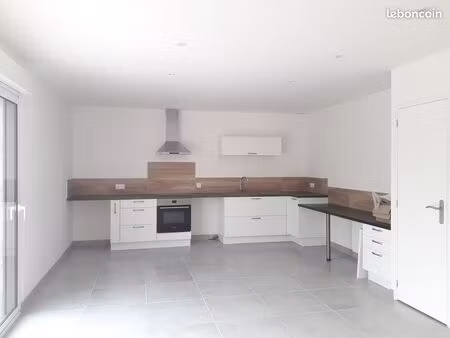 a louer logement très récent bourg de la pommeraye t4