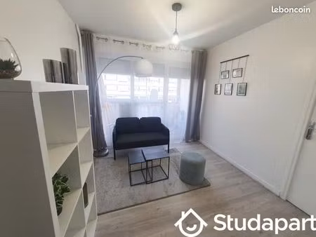 chambre 1 pièce 12 m²