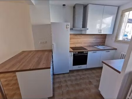 maison disponible 15/07 meublée etat neuf avec sur sous sol  garage avec cellier