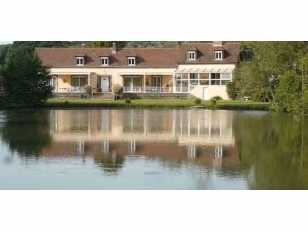 maison avec jardin et terrasse moutiers-au-perche (61)