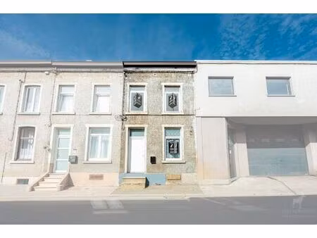 maison à louer à rue du lieutenant general gillain 102 marchienne-au-pont (vbe46349)