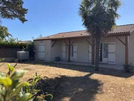 vente maison à saint-vincent-sur-jard (85520) : à vendre / 61m² saint-vincent-sur-jard