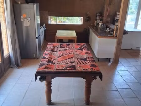 grande maison et grand jardin