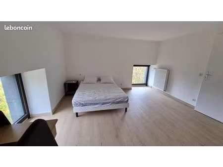 location | chambre | 27.77 m² | rochefort-montagne