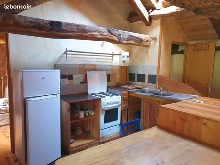 loue charmant t2  42 m²  proximité st affrique  370 hc