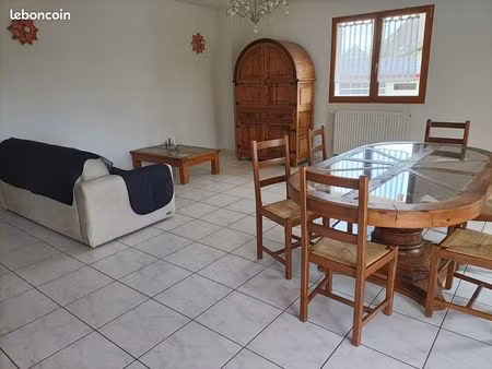 t4  100 m2  proche de toutes commodités