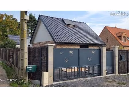 maison meublee récente 50 m2 cloturée avec 2 places parkings sécurisés
