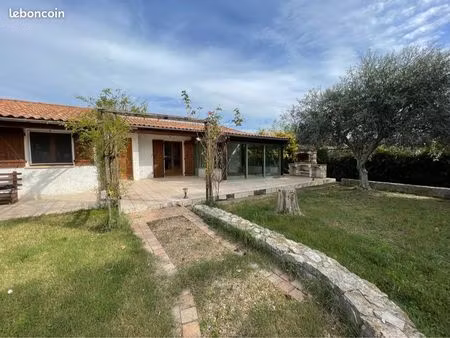 maison individuelle de 120m2 avec grand terrain arboré