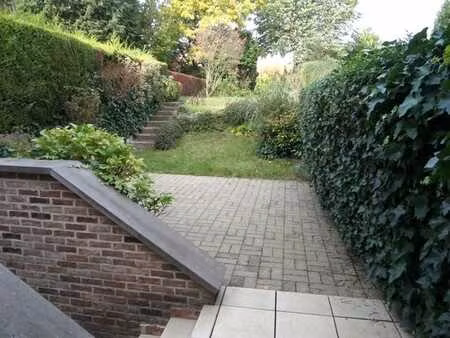 magnifique maison non meublé- 4 chambres avec jardin  terras