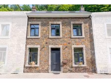charmante maison 3ch. rénovée avec cour + poss.de jardin!