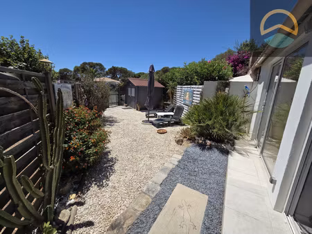 rez de jardin proche centre carqueiranne