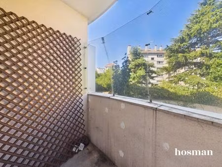 t5-balcon-parking-proche gare ligne j