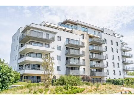 appartement à louer avec terrasse et 2 chambres   braine-l'alleud (vbe46421)