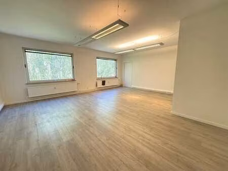 bureau privatif dans immeuble commercial !!