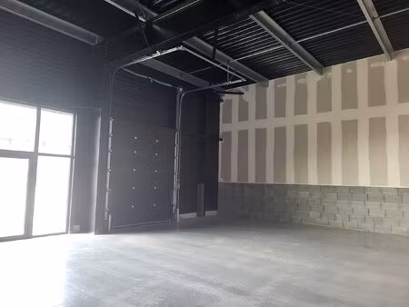 vannes nord - local d'activité de 420 m² environ