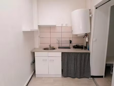 location meublée appartement 1 pièce 15 m² à lille (59000)  450 €